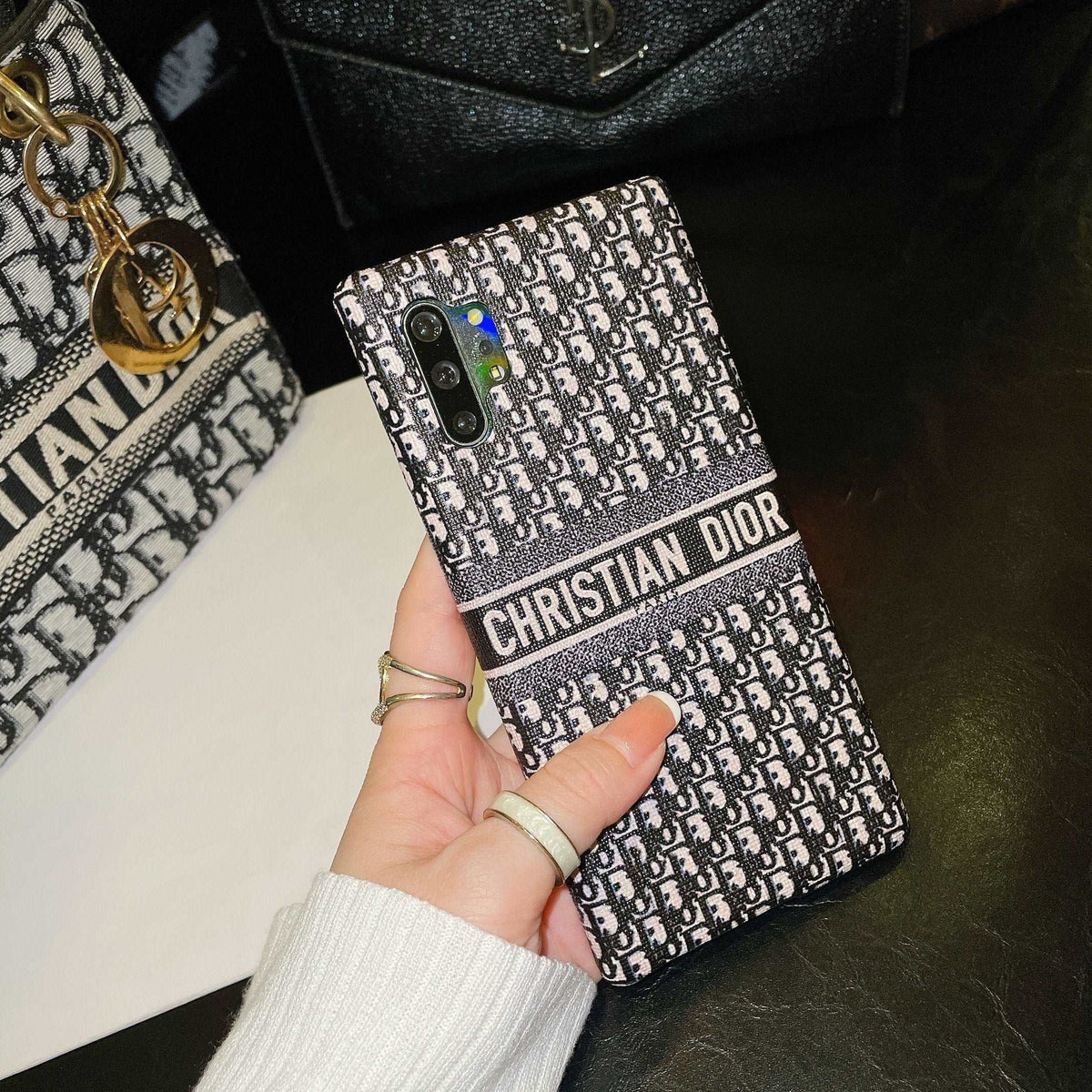Woven elegance samsung S case