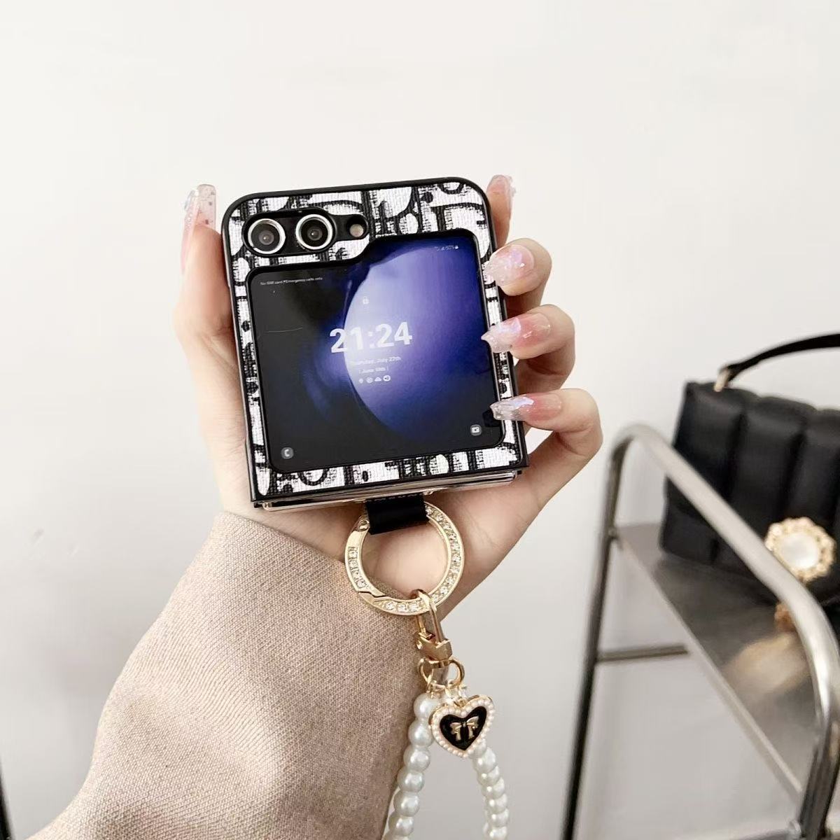 Fashion aesthetic Galaxy Z Flip Case