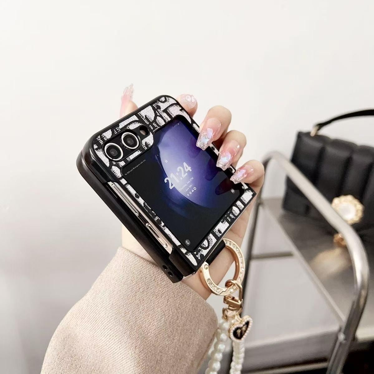 Fashion aesthetic Galaxy Z Flip Case
